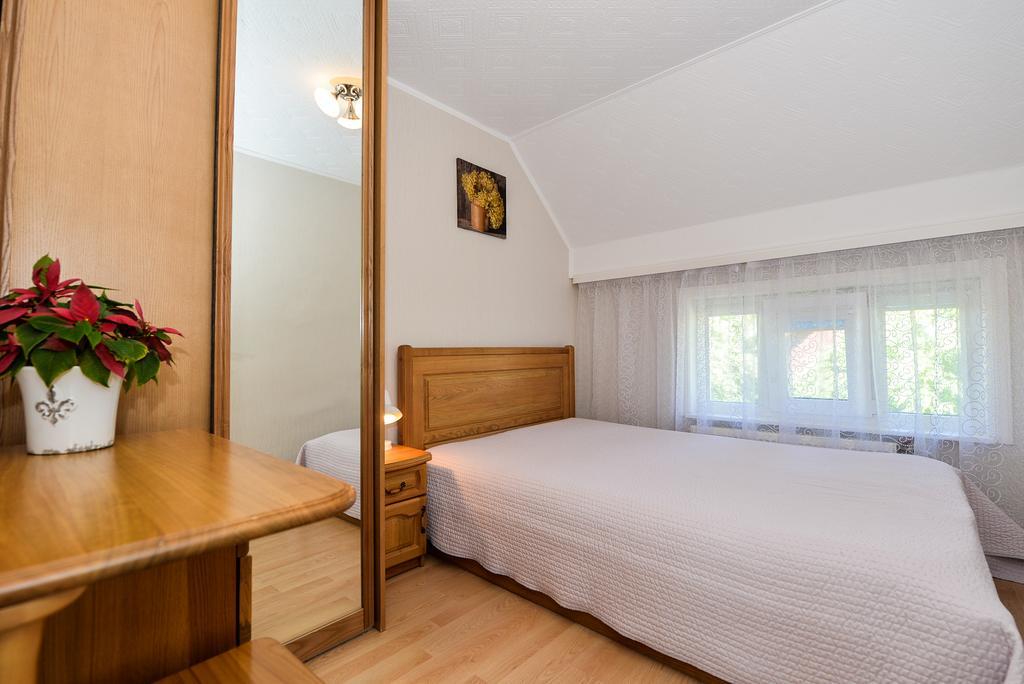 Guesthouse "Nakvyne Pas Zveja" Nagliu Street Nida Bagian luar foto