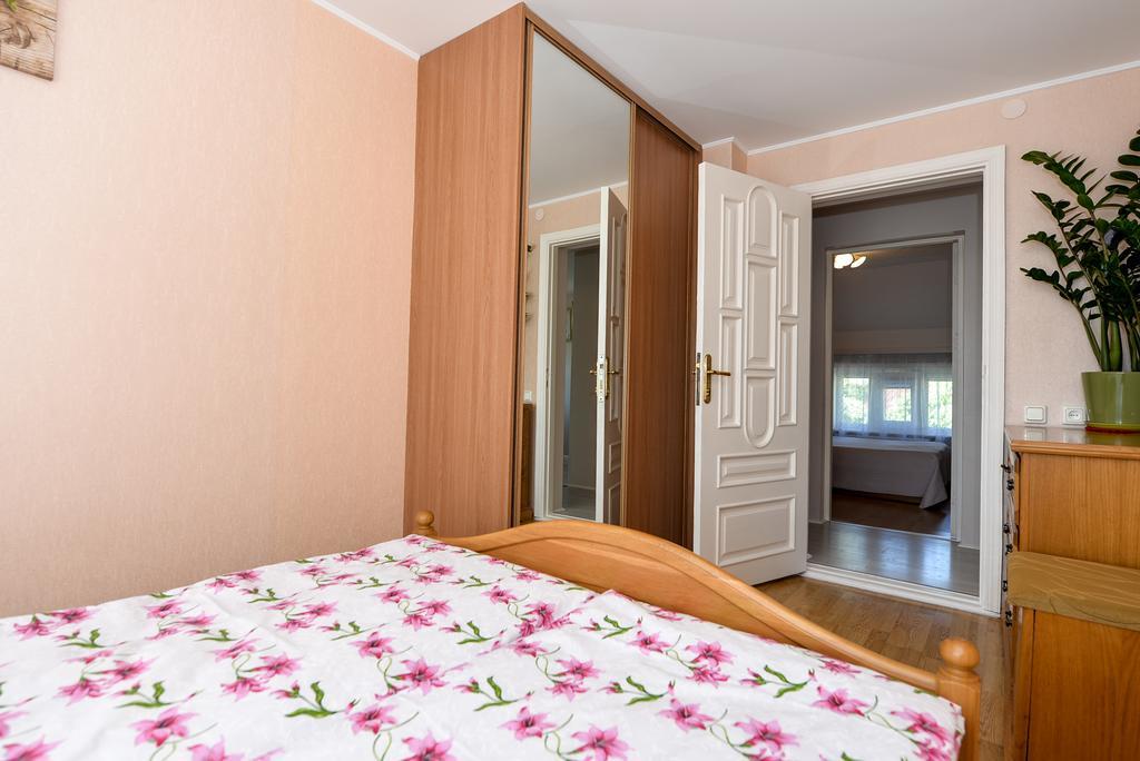 Guesthouse "Nakvyne Pas Zveja" Nagliu Street Nida Bagian luar foto